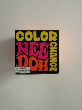 NIB NeeDoh Color Change Sensory Ball - Pink